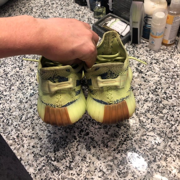 Yeezy frozen yellow - Picture 3 of 6